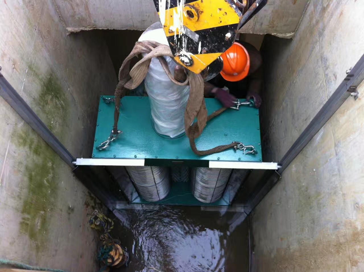 無鼓式粉碎型格柵使用說明書