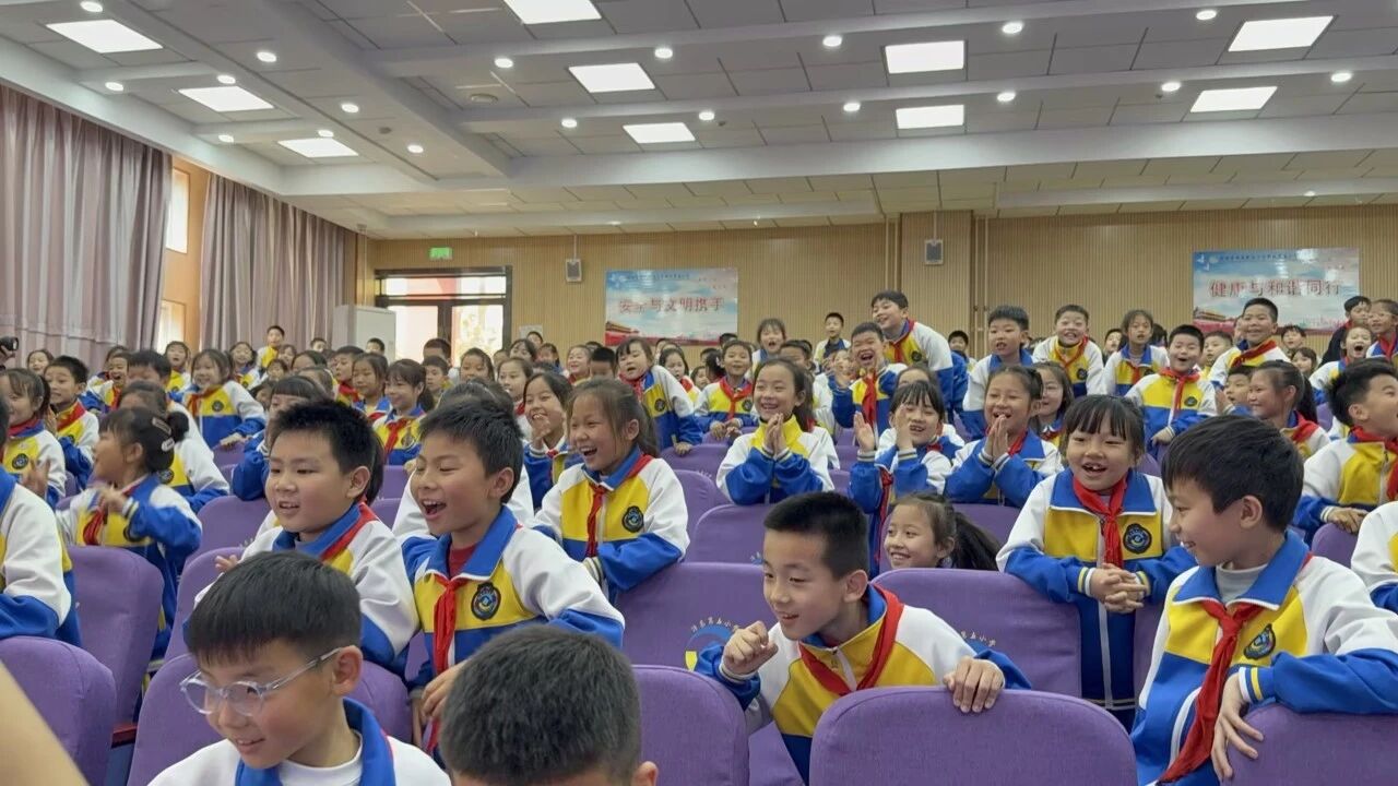 国联质检走进沣东五小:一场“魔法科学秀”让全校孩子从头尖叫到尾